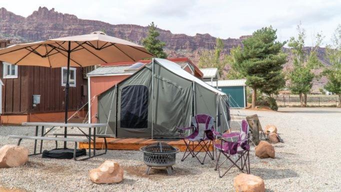 Funstays Glamping Setup Tent In Rv Park #4 Ok-T4 Moab Extérieur photo